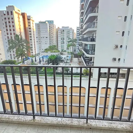 Apartamento 3 quartos , vista ao mar, Pitangueiras , 8 pessoas , 50 metros do mar-3
